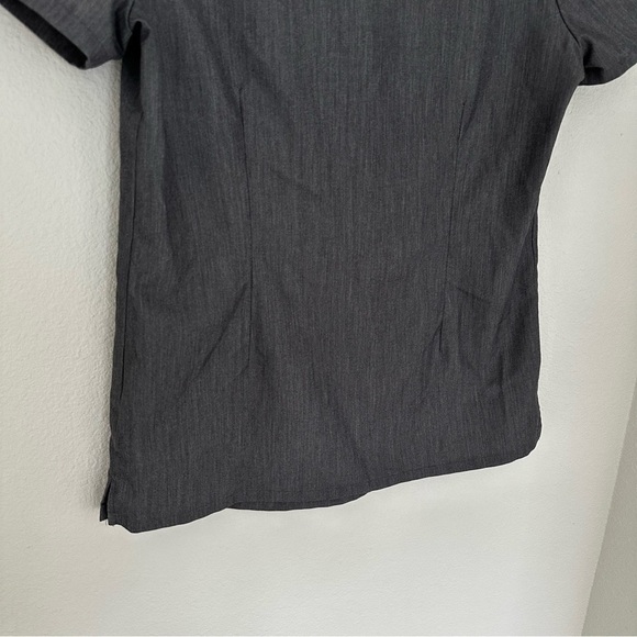 FIGS Catarina Scrub Top Short Sleeves Graphite One Pocket V Neck Size XS Women’s - Picture 8 of 11